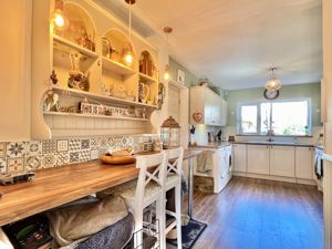 Kitchen Breakfast Room- click for photo gallery